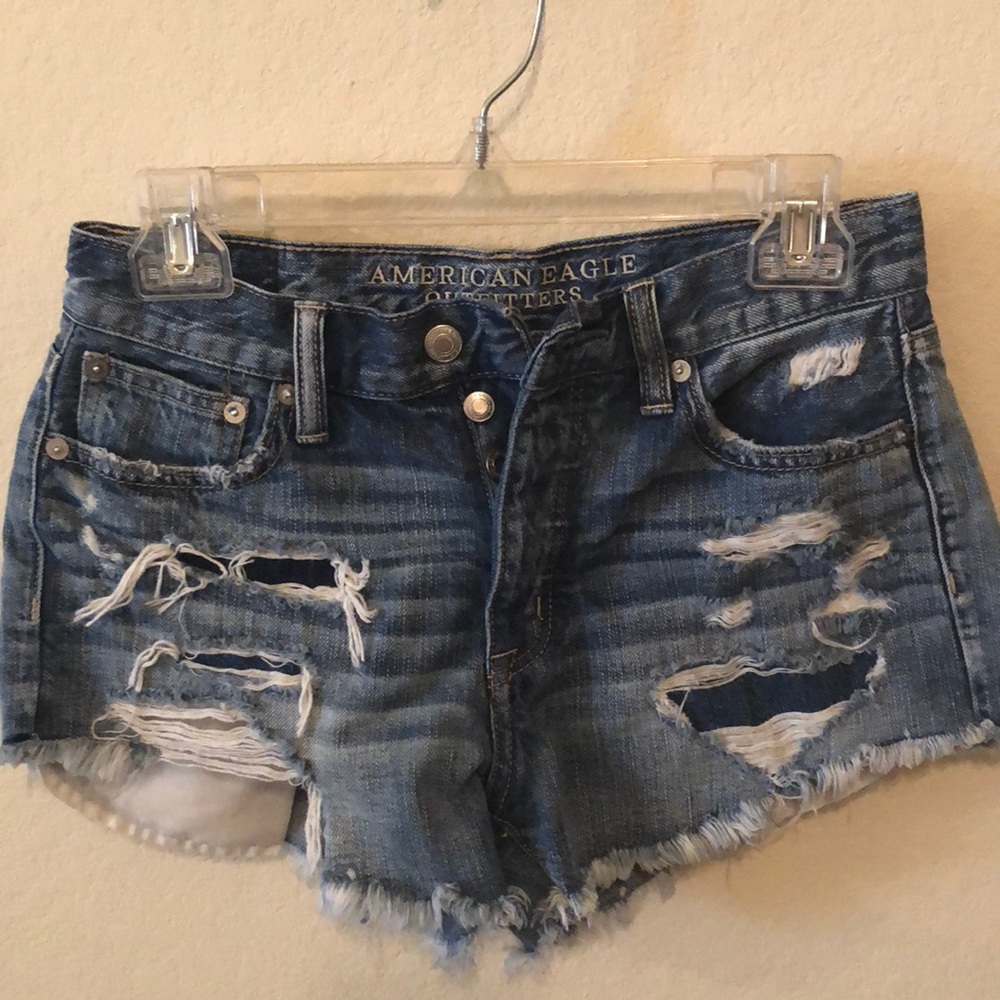 Destroyed festival type jean short